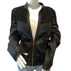 DOWNTOWN COALITION Black Jacket Biker Women’s Medium Faux Leather‎ Fotted Floral